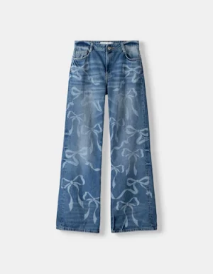 Baggy-Jeans mit Schleifen und Print